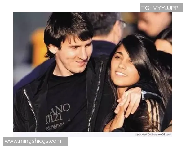 日韩足球明星的女友们：她们的爱情故事与生活点滴揭秘