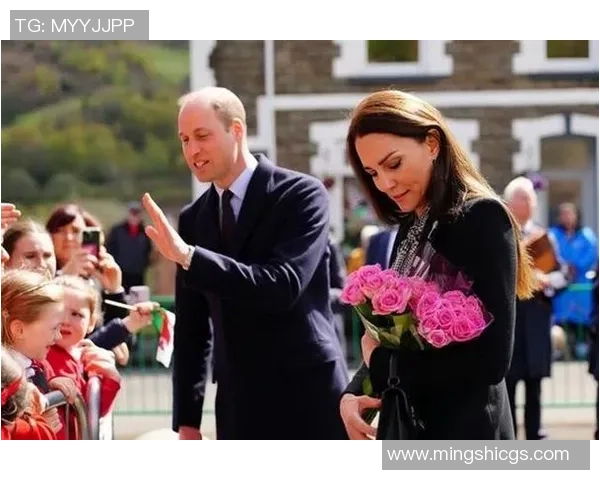 普京与足球明星亲密合影展现友谊与体育精神的完美结合